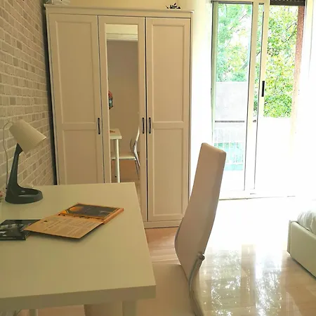 Apartment Dreams *